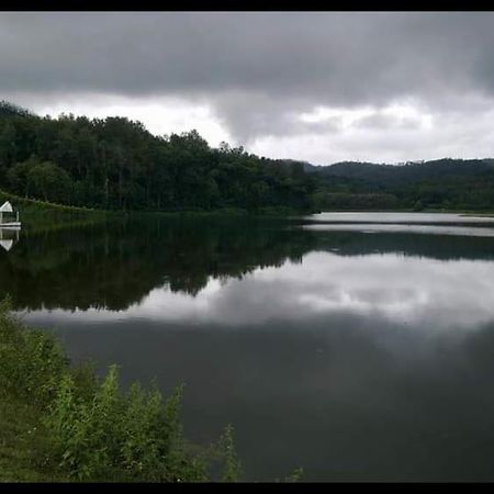 Wheel To Hills Stay Inn Service Apartments Chikmagalūr 外观 照片