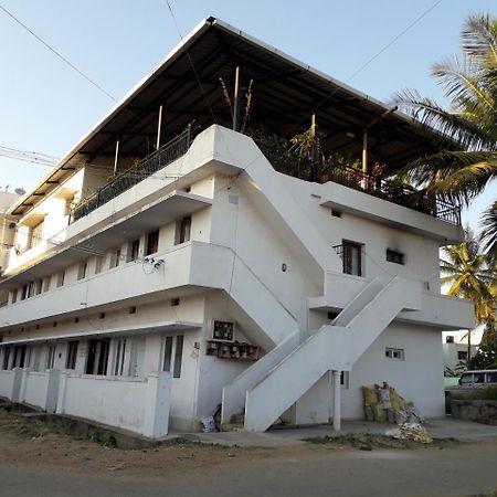 Wheel To Hills Stay Inn Service Apartments Chikmagalūr 外观 照片