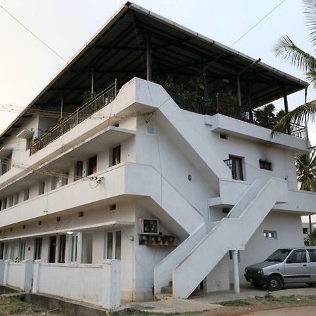 Wheel To Hills Stay Inn Service Apartments Chikmagalūr 外观 照片