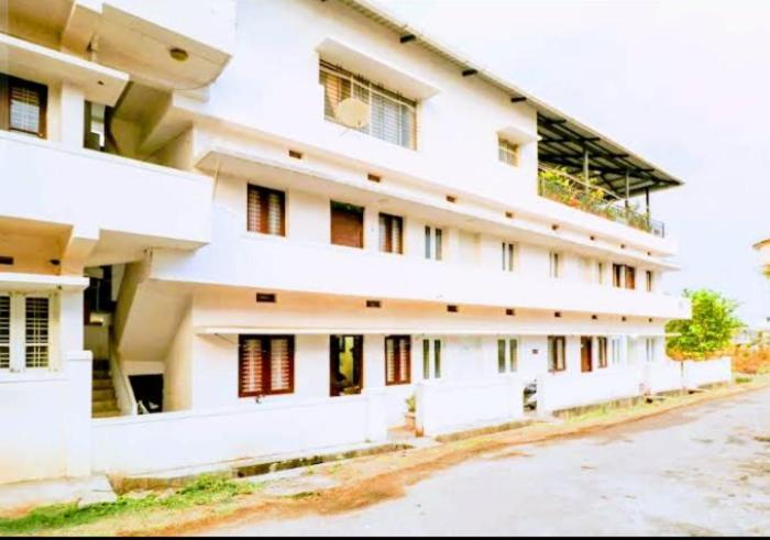 Wheel To Hills Stay Inn Service Apartments Chikmagalūr 外观 照片